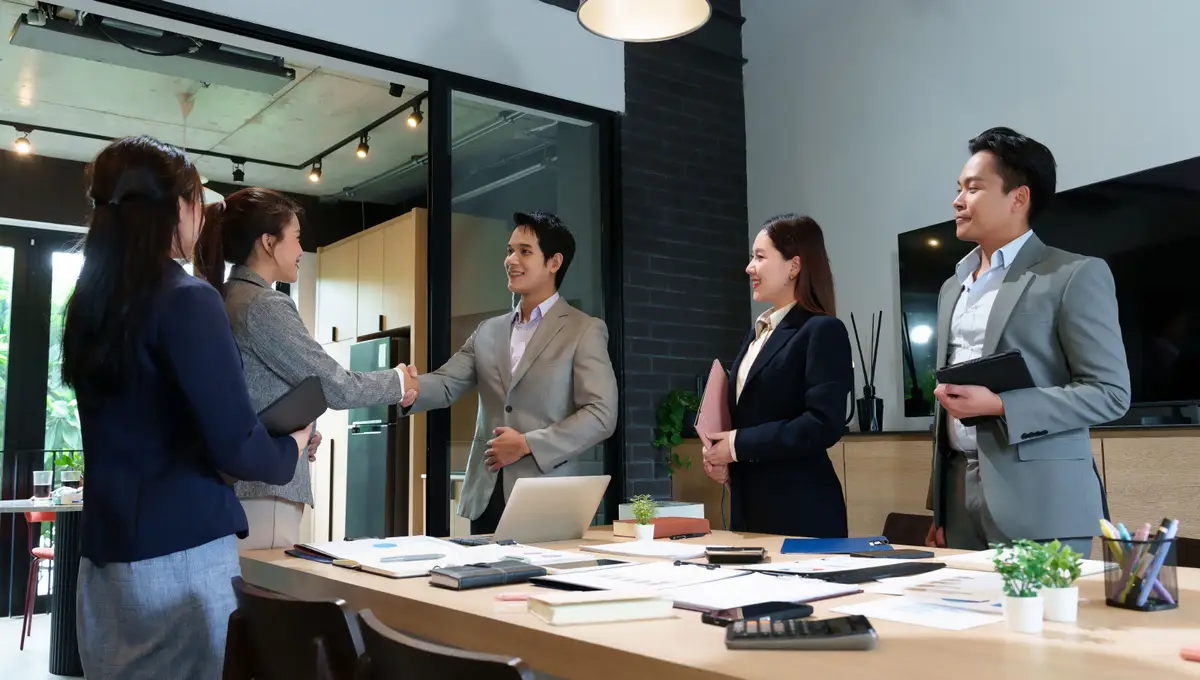 DX戦略とは？策定から実行までの5ステップと成功のポイントを解説