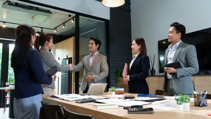 DX戦略とは？策定から実行までの5ステップと成功のポイントを解説